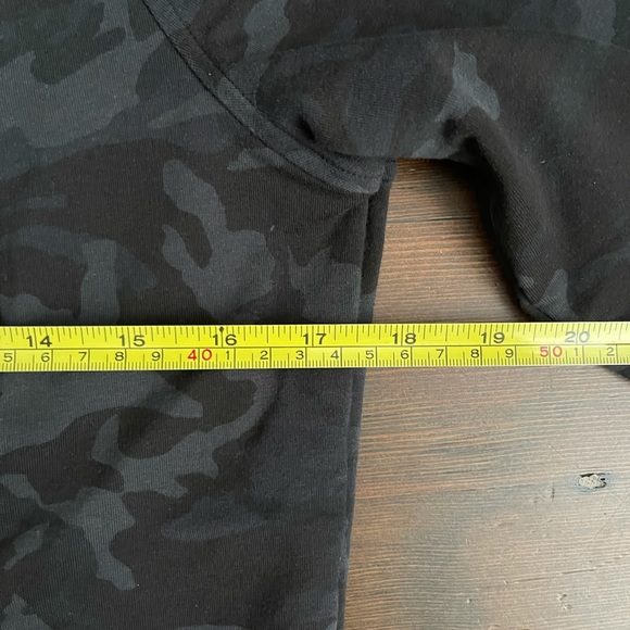 Lululemon Scuba Crew sweatshirt - Picture 10 of 15